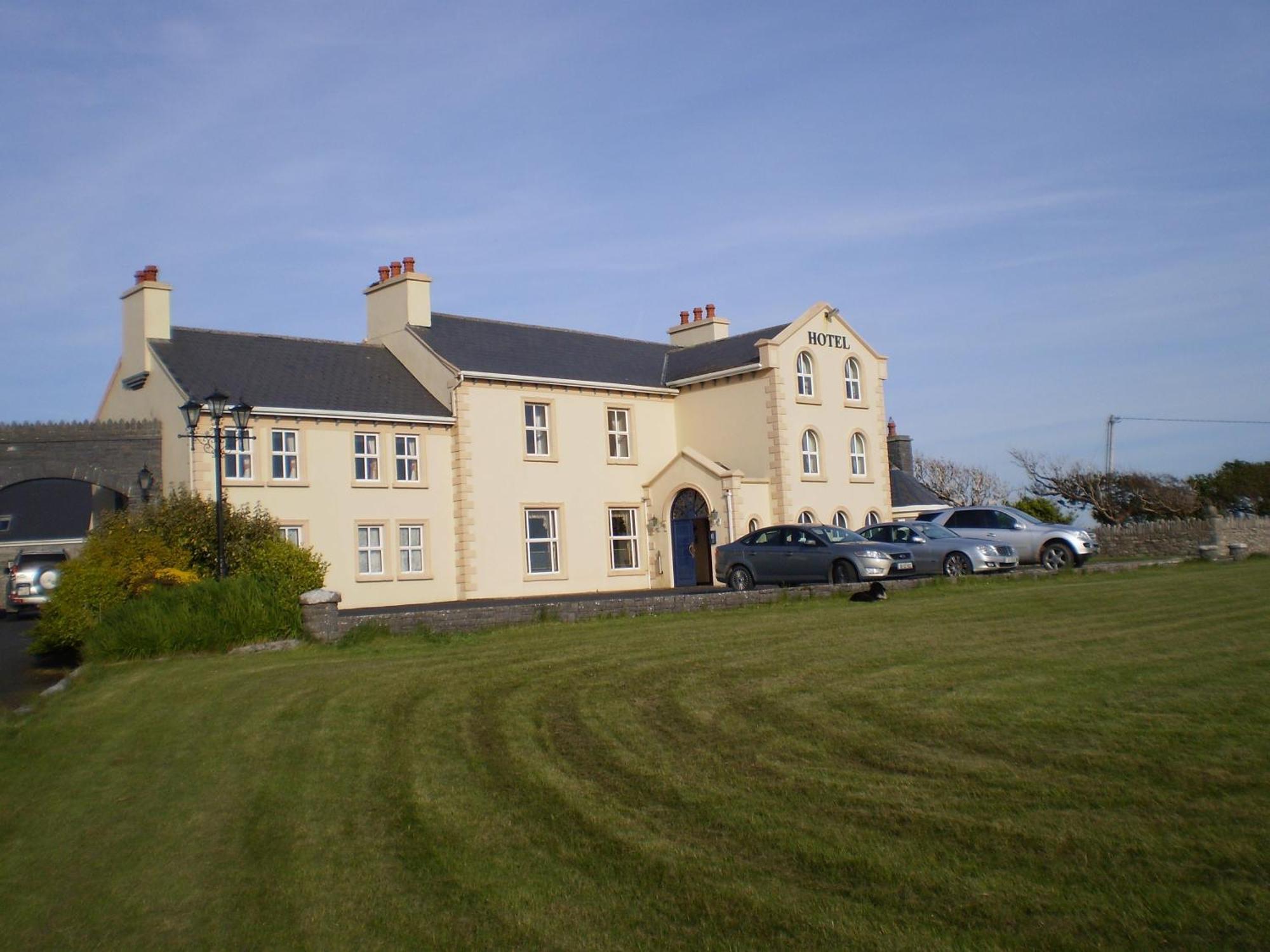 Aran View Country House And Lodge Дулин Екстериор снимка