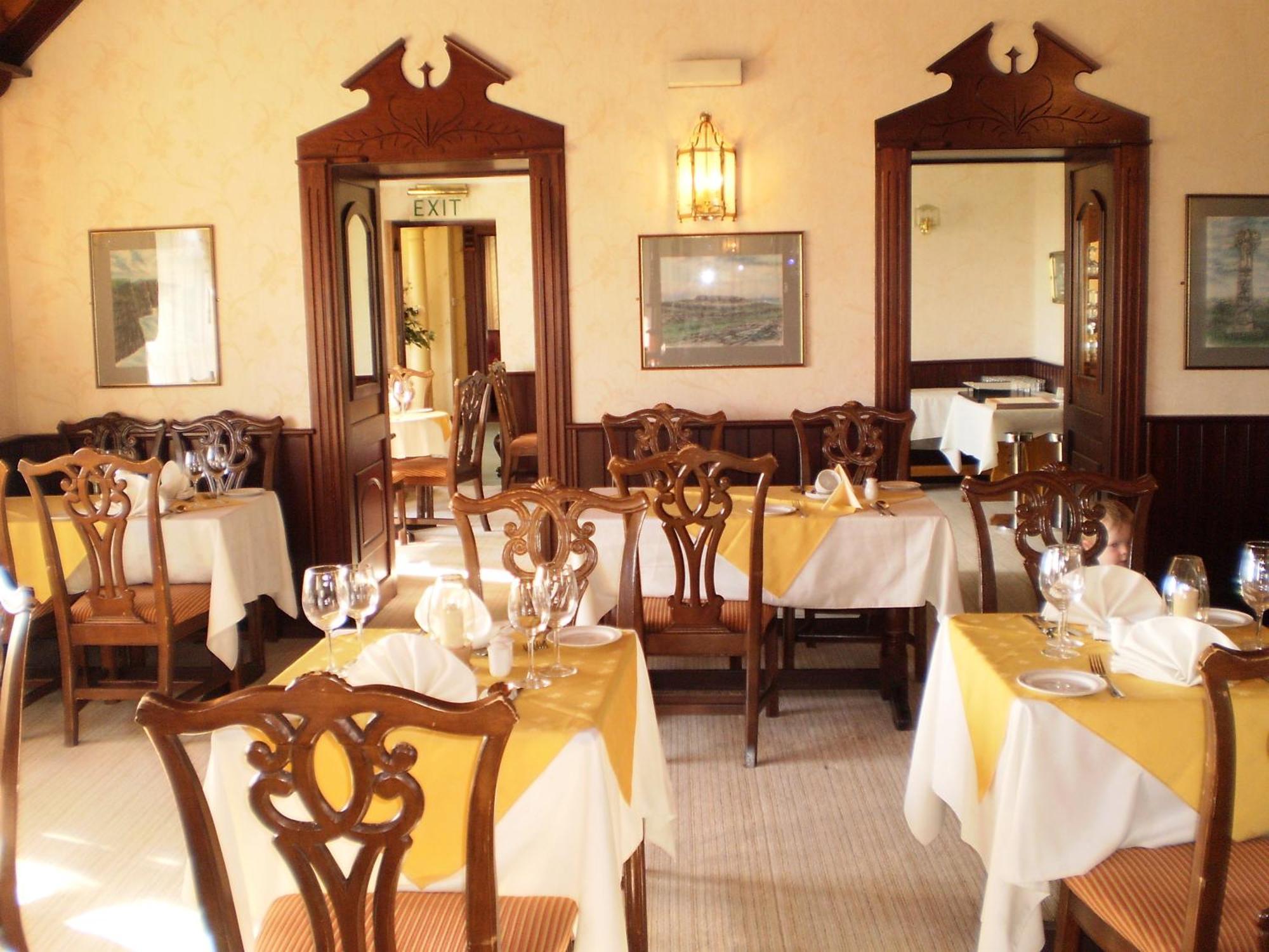 Aran View Country House And Lodge Дулин Екстериор снимка