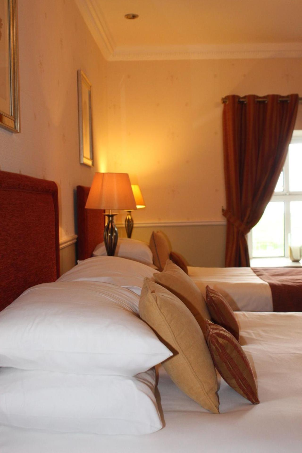 Aran View Country House And Lodge Дулин Екстериор снимка