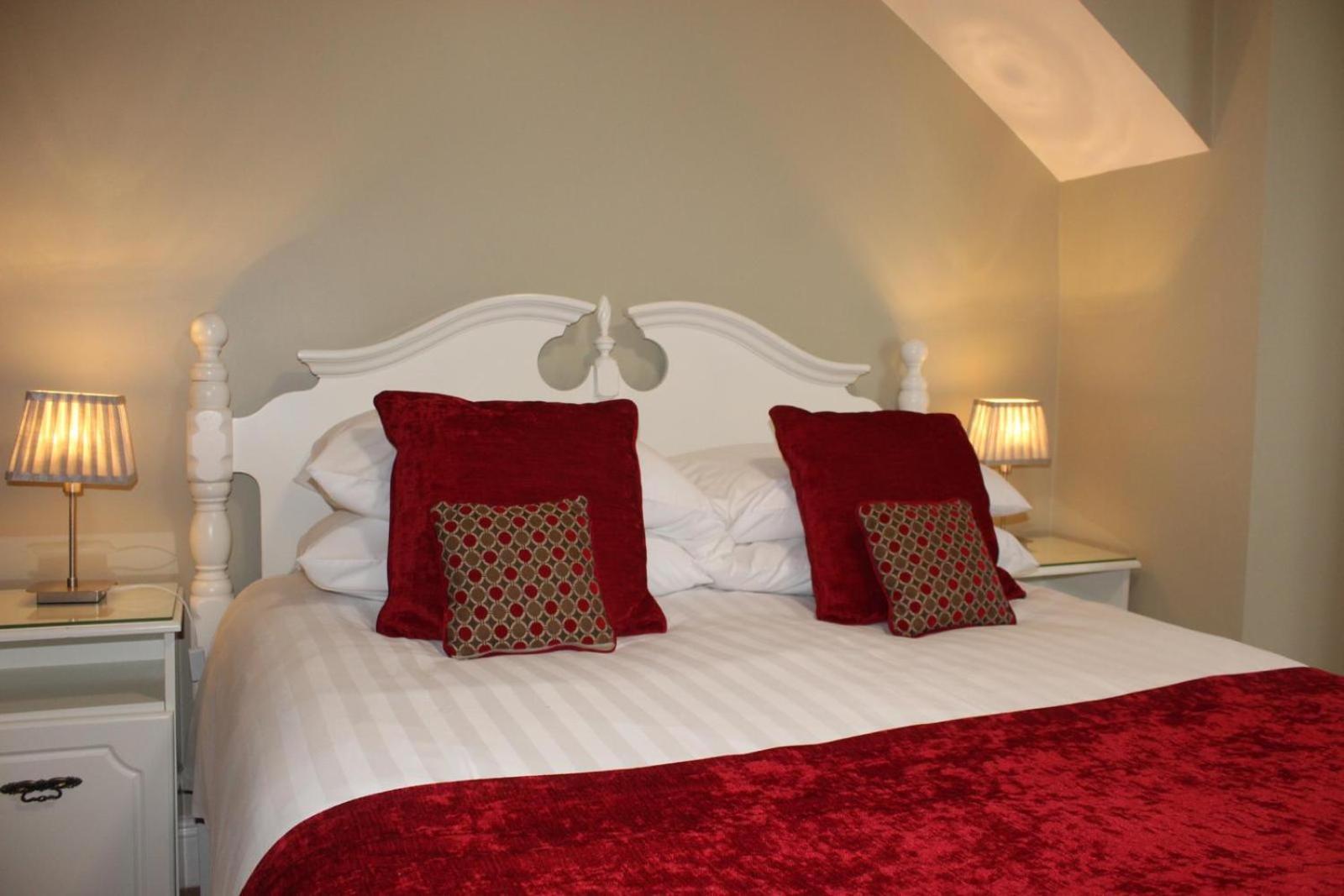 Aran View Country House And Lodge Дулин Екстериор снимка
