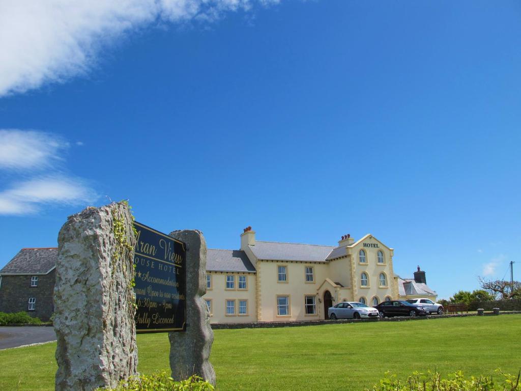 Aran View Country House And Lodge Дулин Екстериор снимка